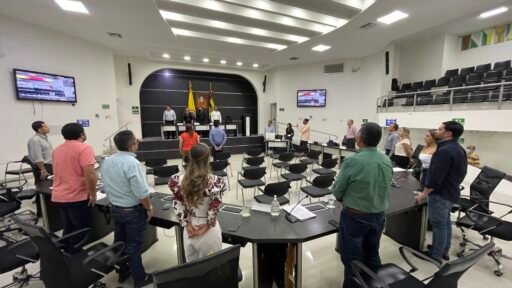 En el salón de sesiones, Auditorio Luis Carlos Galán Sarmiento, se dieron cita los Honorables Diputados y el gobierno departamental para la instalación del 4º periodo de Sesiones Extraordinarias de la Asamblea Departamental de Santander.